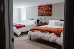 5 chambres, fer et planche à repasser, Wi-Fi, draps fournis