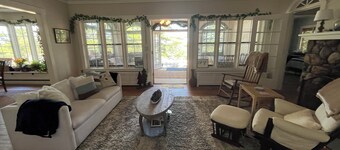 Lakeview Master Bdrm w/ Porch at Hillside B&B Guests rave: Delicious Breakfast