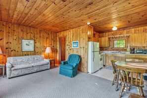 TV - Cabin #7 Long Lake 2BR 1BA Timberlane Resort (Park Rapids)