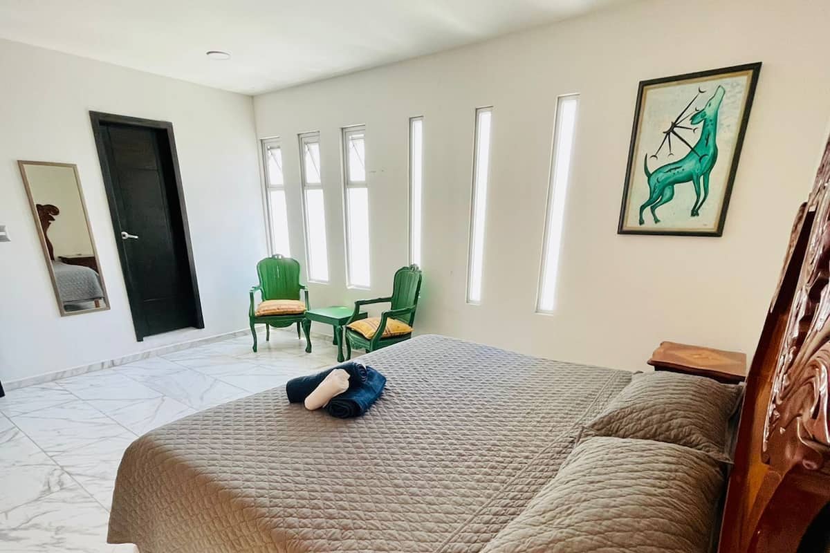 Design Double Room | Select Comfort beds, WiFi (free)