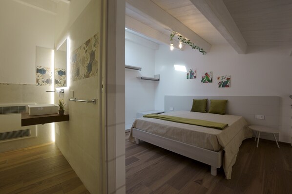 2 slaapkamers, een strijkplank/strijkijzer, wifi, beddengoed