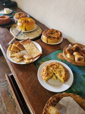 Tägliches inbegriffenes Frühstück zur Selbstbedienung