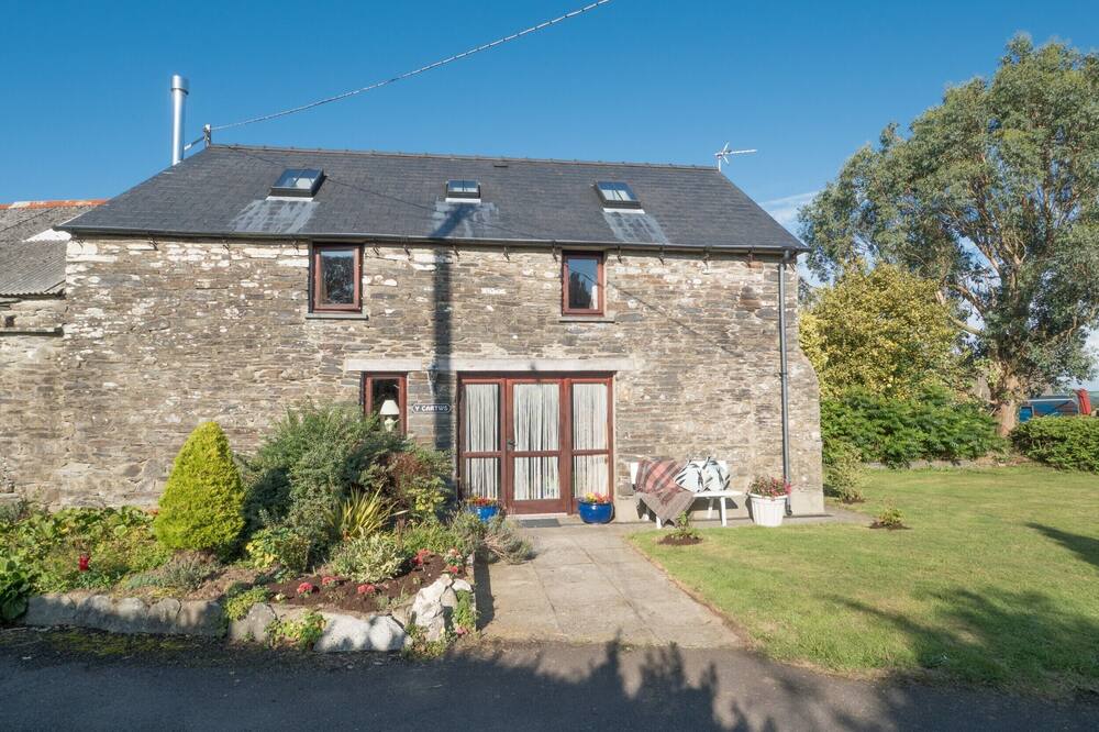Wonderful Farm Holiday Cottage in Pembrokeshire - Enjoy a quiet & private countryside holiday