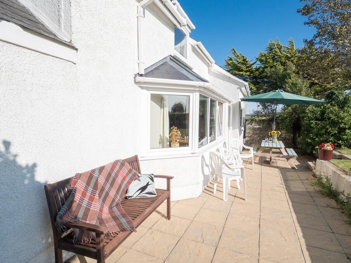 Cosy Farm Holiday Cottage in Cardigan, Pembrokeshire - Enjoy Countryside, Animals & Woodland
