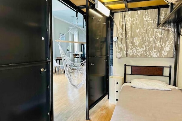 3 bedrooms, travel cot, WiFi