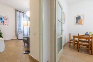 Interior - The Garden Apartment- Between Beach and City Center Cagliari - (Cagliari)