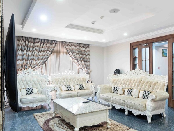 TV connectée, lecteur de DVD, chaîne hi-fi