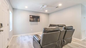 42-inch flat-screen TV with digital channels - Cozy 2br/1ba Duplex Just Blocks From Downtown Biloxi, Beaches and Entertainment (Biloxi)