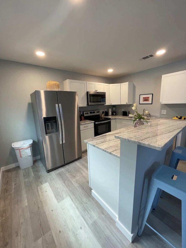 House, 2 Queen Beds, Kitchen, Garden View (Howard - Sekul) | Private kitchen | Fridge, microwave, oven, stovetop - Charming 2 Bedroom, 1 Bath Duplex Just Blocks From the Beautiful Beachfront (Biloxi)