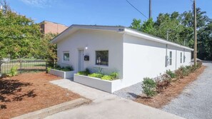Exterior - Charming 2 Bedroom, 1 Bath Duplex Just Blocks From the Beautiful Beachfront (Biloxi)