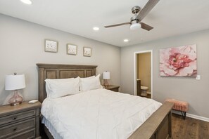 3 bedrooms, desk, iron/ironing board, free WiFi - 3-bedroom vacation home 18 minutes from Atlanta Motor Speedway (Riverdale)