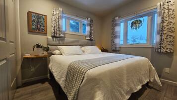 2 Schlafzimmer, Schreibtisch, Bügeleisen/Bügelbrett, Reisekinderbett