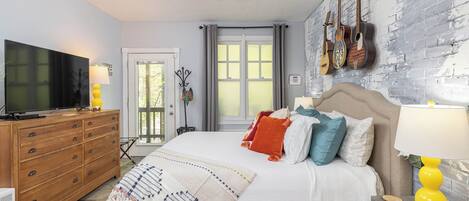 1 slaapkamer, een strijkplank/strijkijzer, wifi, beddengoed