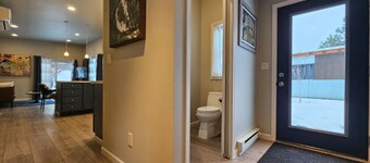 Sunflower Resort ConeflowerCabin is in the ultra-quiet Winthrop South community, with a 5 minute walk to downtown on the pedestrian trail.