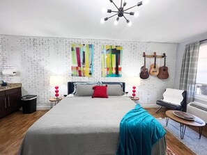 1 chambre, fer et planche à repasser, Wi-Fi, draps fournis