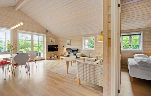 2 bedroom cozy home in Hovborg