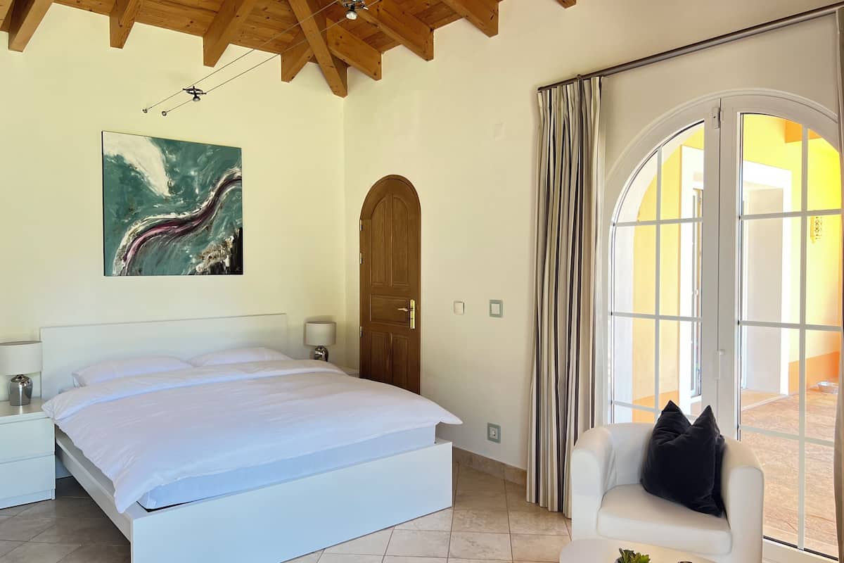 Double Room, Pool View | Minibar, free WiFi