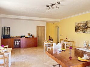 Free daily buffet breakfast  - Vila Relaxmountain (Silves)
