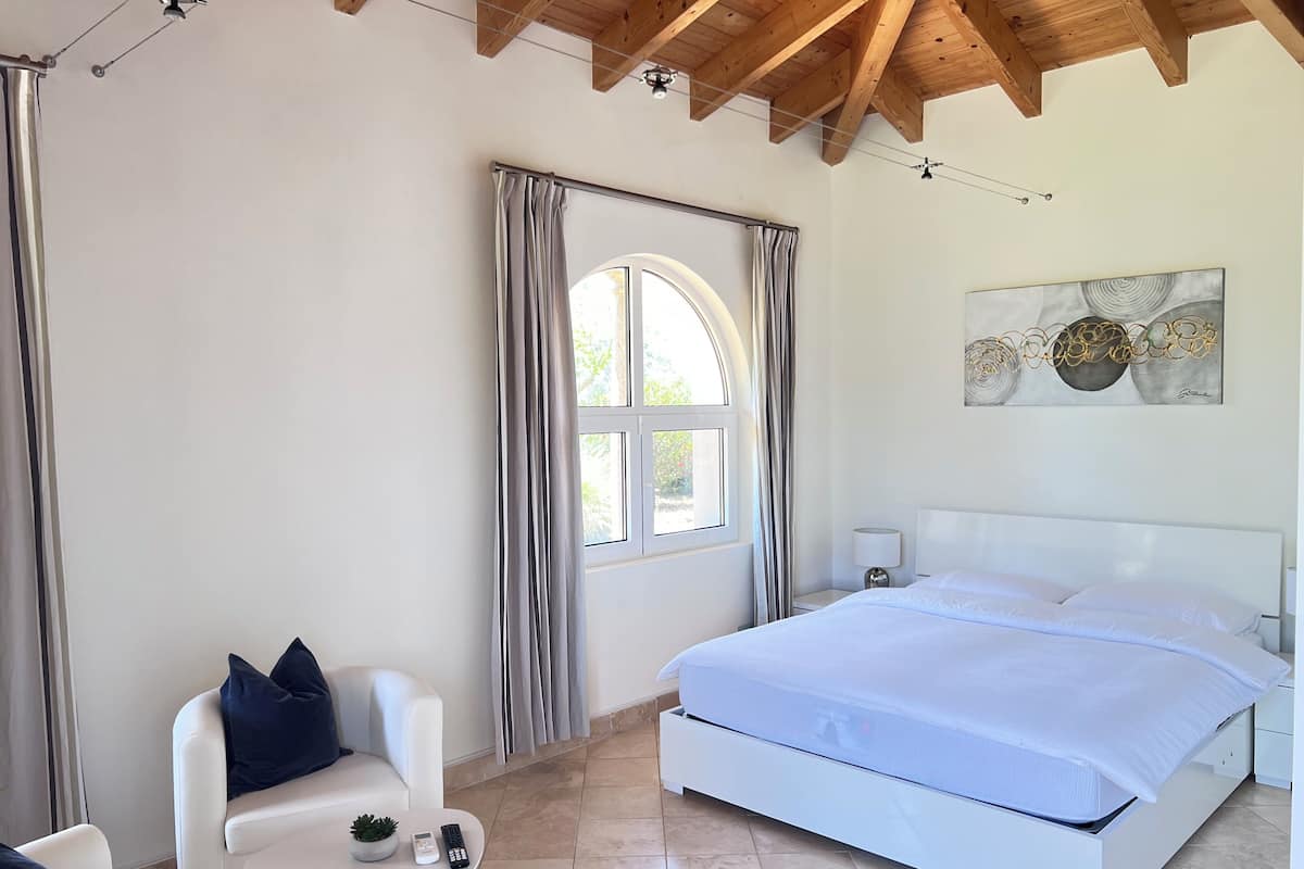 Double Room, Pool View | Minibar, free WiFi