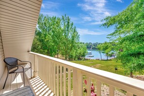 Property grounds - Delight on the Dock at the Edgewater Inn on Lake Hartwell (Anderson)