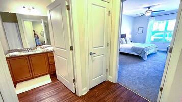 1 多间卧室、办公桌、熨斗/熨衣板、WiFi