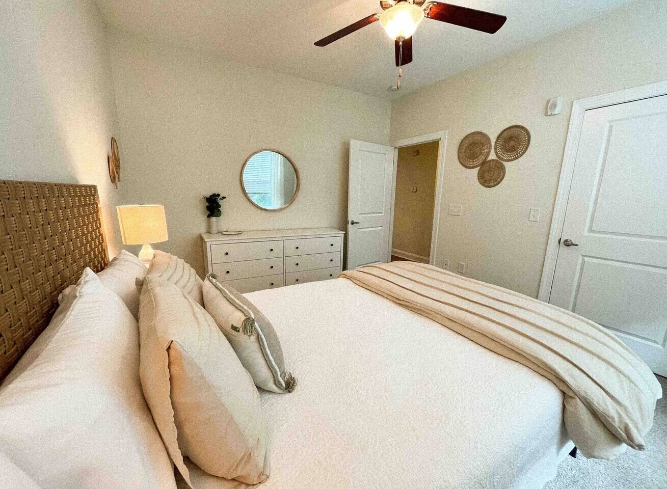 2 chambres, fer et planche à repasser, Wi-Fi, draps fournis