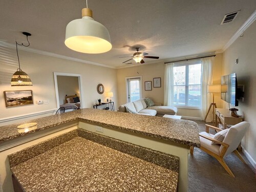 Belmont Furnished stay - 2 week minimum