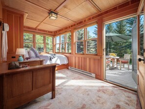 4 室のベッドルーム、アイロン / アイロン台、WiFi、ベッドシーツ