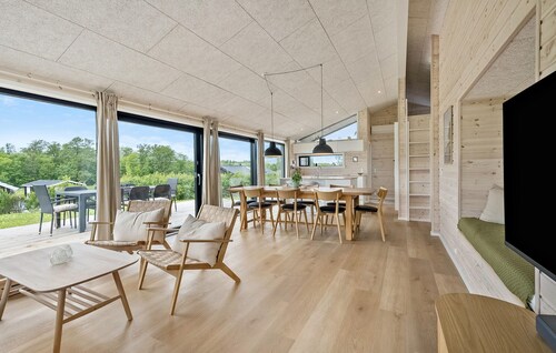 Gorgeous home in Frørup with kitchen