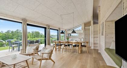 Gorgeous home in Frørup with kitchen