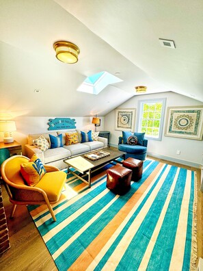 Smart TV - Cisco Surf Penthouse: Lux 3 Bed 3 Bath, Brand New Construction, right in town! (Nantucket)