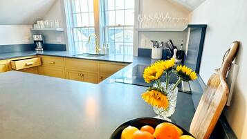 Mikrowelle, Ofen, Herdplatte, Geschirrspüler