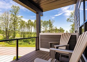 Terrace/patio - RiverWest Up North Oasis-Base Spirit Mtn-25% off Ski Tickets -Sauna-Trails-Dog Friendly (Duluth)