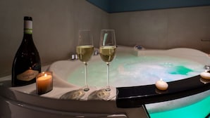 Interior - Matteotti Luxury Residence 5 - Suite con Jacuzzi (Siracusa)