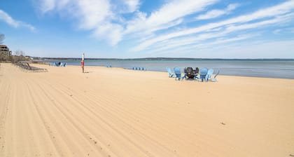 ✵ Beachfront Walkout Condo: Pointes North Resort | 106