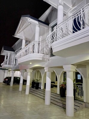 Exterior detail - Very Luxurious and Serene suites, 10 minutes from Aburi Mountains & Gardens (Accra)