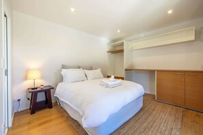 3 bedrooms, iron/ironing board, WiFi
