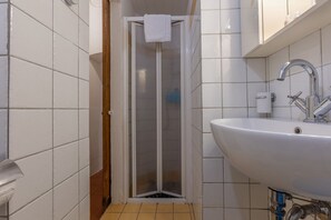 Dusche, Haartrockner, Bidet