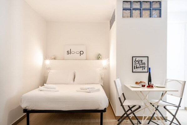 1 chambre, fer et planche à repasser, Wi-Fi, draps fournis