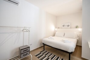 1 bedroom, iron/ironing board, WiFi, bed sheets - GuestHost - Lovely studio apartment perfect for 2 people and equipped with all the mains for a pleasant stay. The accommodation is conveniently located, a 10-minute walk from the historic center, in an area equipped with every essential service for a com (Bari)