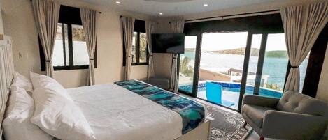 4 soverom, safe på rommet, strykejern/-brett og wi-fi (inkludert)