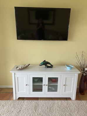 Interior - Minutes to the beach! (Fort Myers)