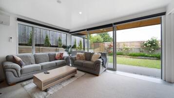 3 Bedroom 2 Bathroom Apartment | Terras