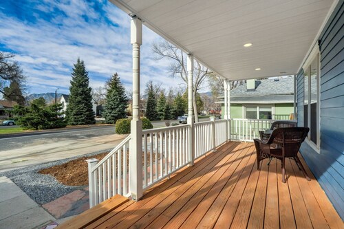 Downtown Getaway | Balcony | King Beds