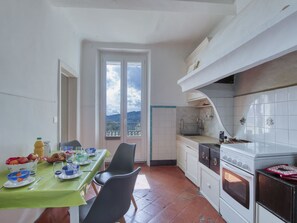 Kühlschrank, Mikrowelle, Ofen, Toaster