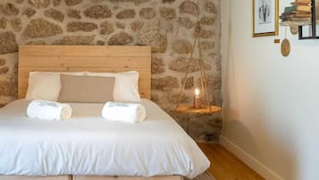 Maison mitoyenne Familiale, piscine privée, vue vignoble | Bureau, espace de travail pour ordinateur portable, rideaux occultants