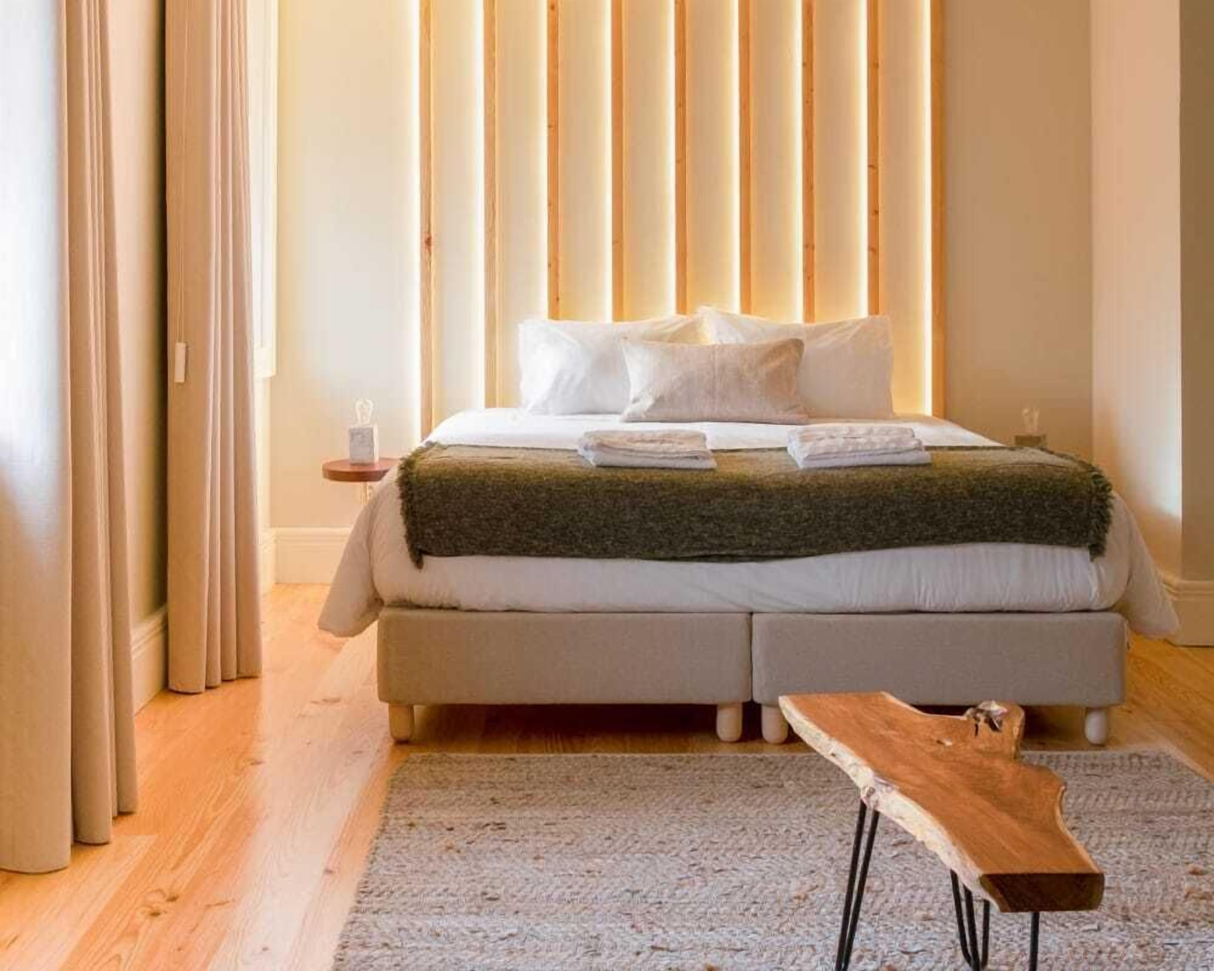 Residenza familiare, piscina privata, vista vigneti | Una scrivania, postazione laptop, tende oscuranti, insonorizzazione