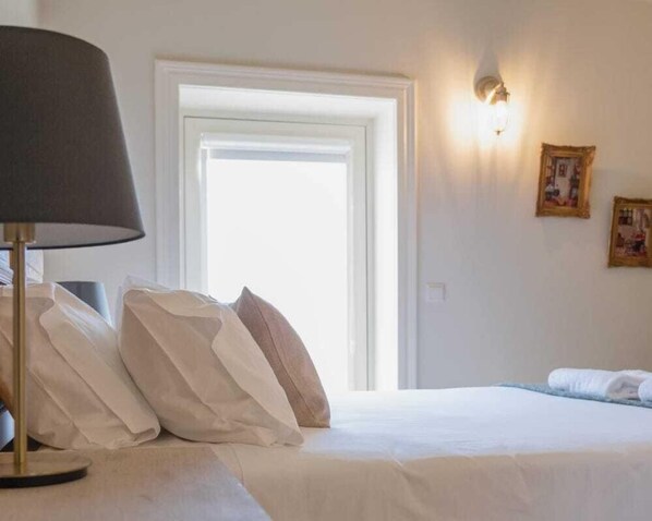 Maison mitoyenne Familiale, piscine privée, vue vignoble | Bureau, espace de travail pour ordinateur portable, rideaux occultants