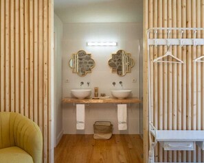 Maison mitoyenne Familiale, piscine privée, vue vignoble | Bureau, espace de travail pour ordinateur portable, rideaux occultants