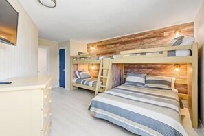 5 quartos, ferros/tábuas de passar roupa, Wi-Fi, roupa de cama